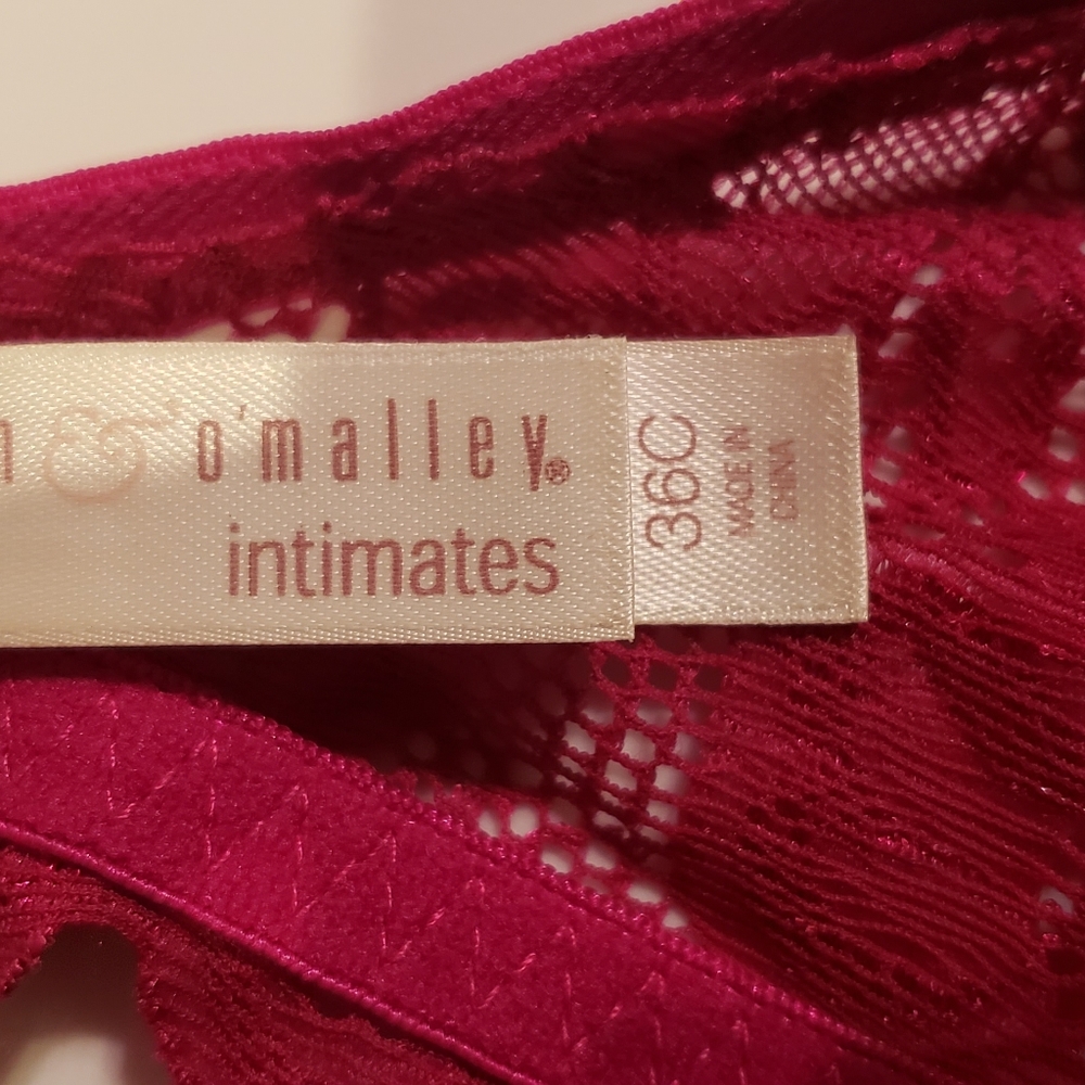 Victoria's Secret padded bra and matching boy cut panty. Never worn. - Picture 9 of 9